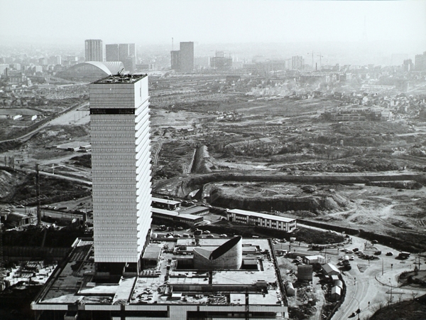 Le chantier de la Préfecture des Hauts-de-Seine en 1971. 36W228